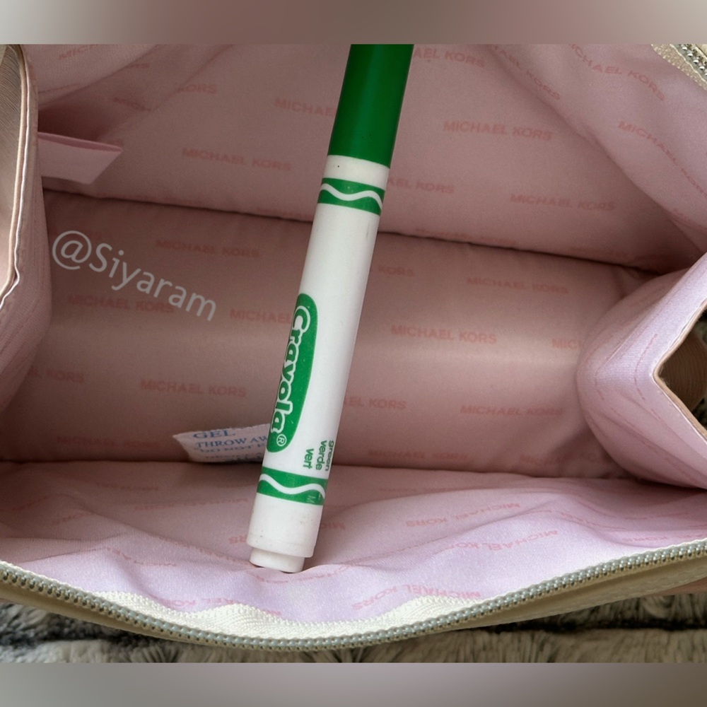 NWT Michael Kors/ Toiletry case - Picture 3 of 11